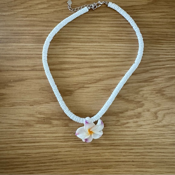 Elegant White and Purple Floral Necklace - Picture 4 of 5